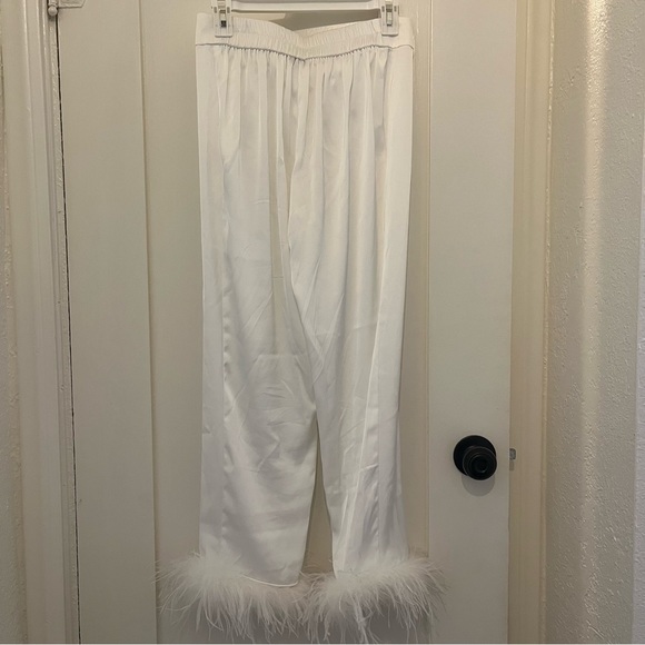 Nadine Merabi "Darcie" Feather Pajamas in White - Size S/M - Picture 7 of 12